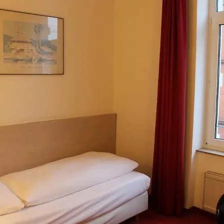 Topas Frankfurt 3*