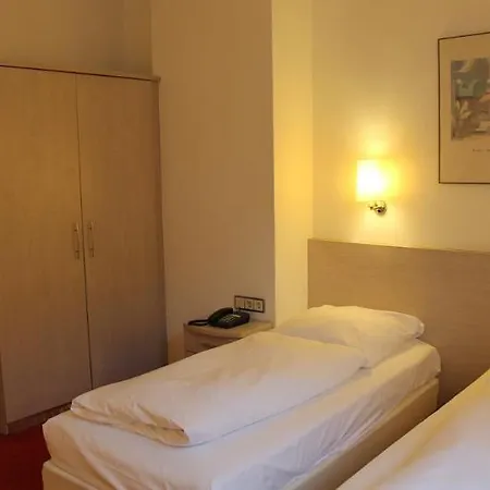 Topas Frankfurt Hotel 3*