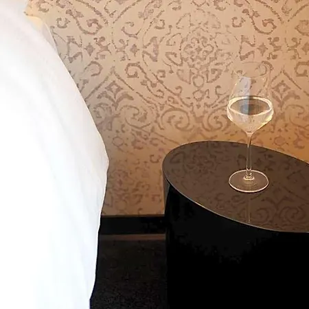 Hotel Topas Frankfurt Centre - Digital Check-in 3*