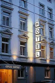 Topas Hotel 3*