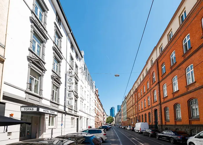 Topas Frankfurt Centre 3*